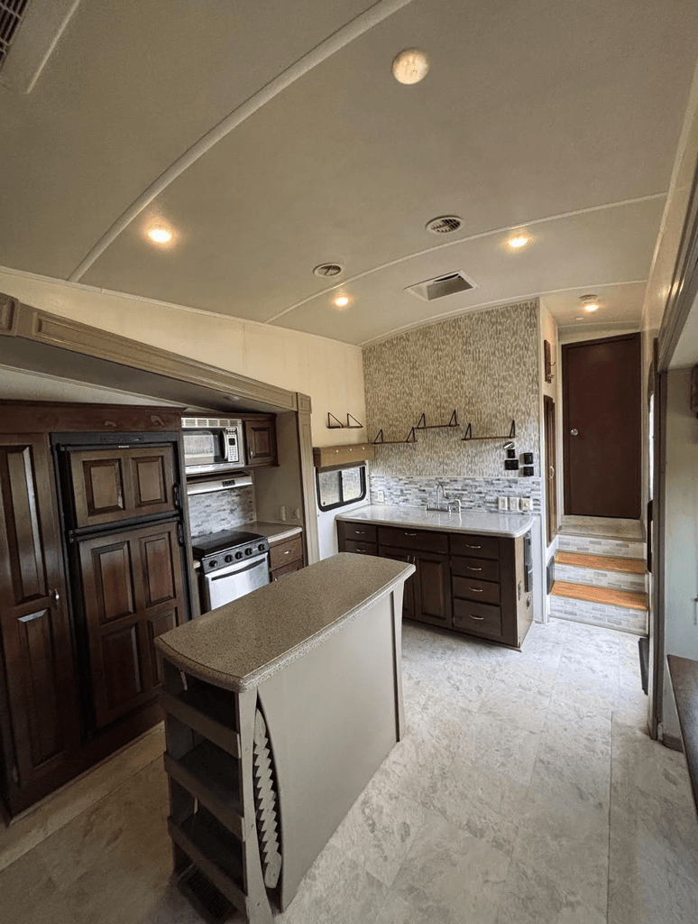 2014 Forest River Cedar Creek Silverback 33RL - National Vehicle
