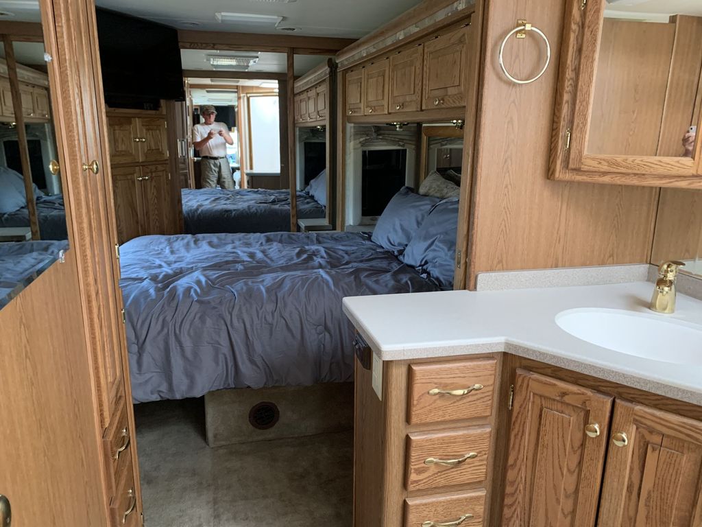 テレビ 2004 Tiffin Motorhomes Phaeton 40TGH - National Vehicle