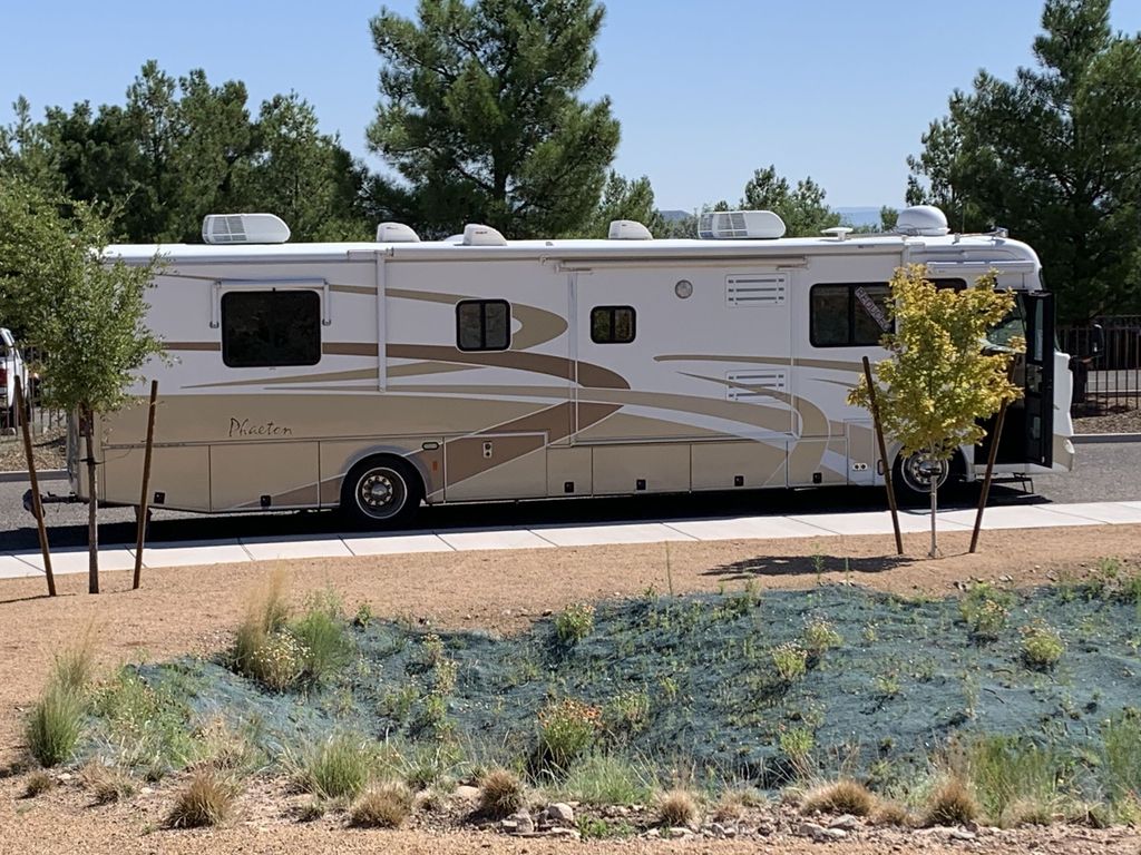 2004 Tiffin Motorhomes Phaeton 40TGH - National Vehicle