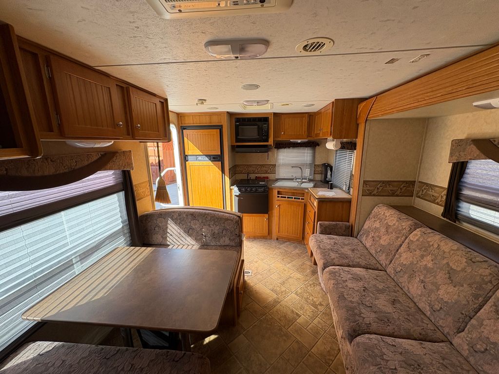 2008 R-Vision Trail-Bay V-Series TB26RKV - National Vehicle