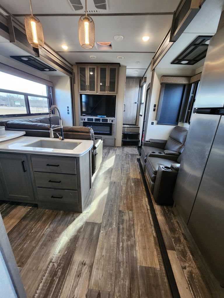 2021 Keystone Raptor 413 - National Vehicle