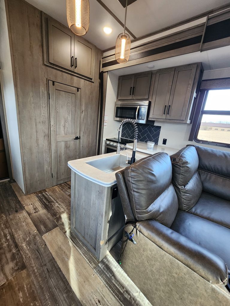 2021 Keystone Raptor 413 - National Vehicle