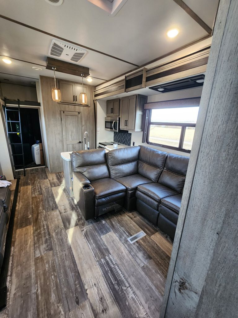 2021 Keystone Raptor 413 - National Vehicle