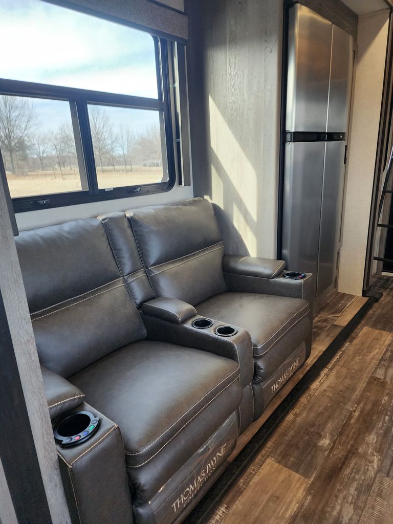 2021 Keystone Raptor 413 - National Vehicle