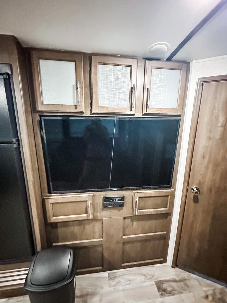 ハーバー　セット 2019 Keystone Cougar X-Lite 29BHS - National Vehicle