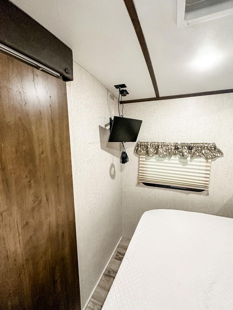2019 Keystone Cougar X-Lite 29BHS - National Vehicle