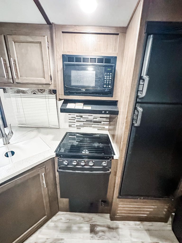 2019 Keystone Cougar X-Lite 29BHS - National Vehicle
