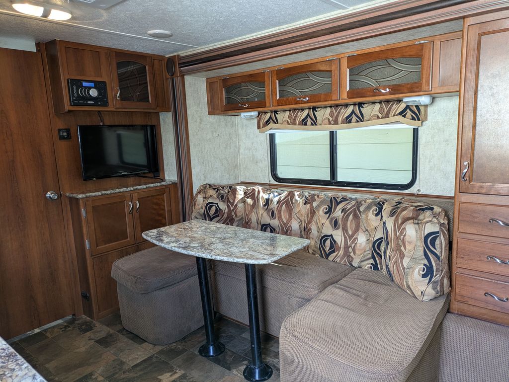2015 Prime Time Tracer Air 215 - National Vehicle
