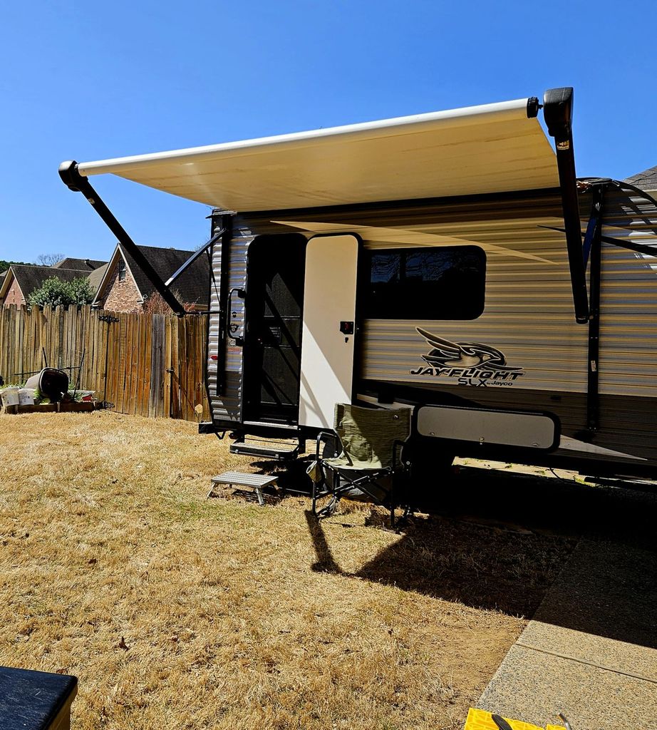 モバイル 2021 Jayco Jay Flight SLX Baja 145RB - National Vehicle