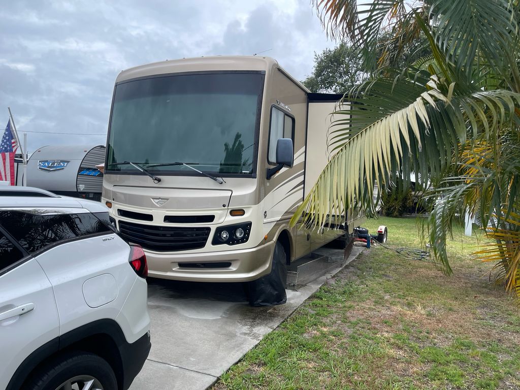 専用ページ12 2017 Fleetwood Bounder 35K - National Vehicle