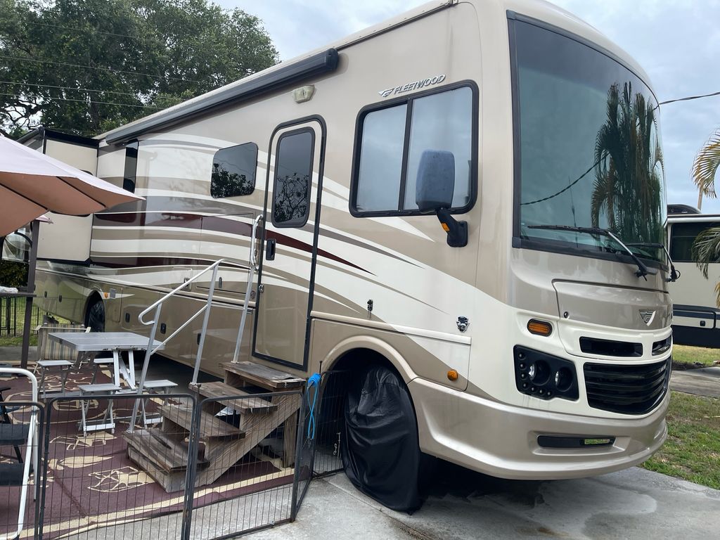 2017 Fleetwood Bounder 35K - National Vehicle