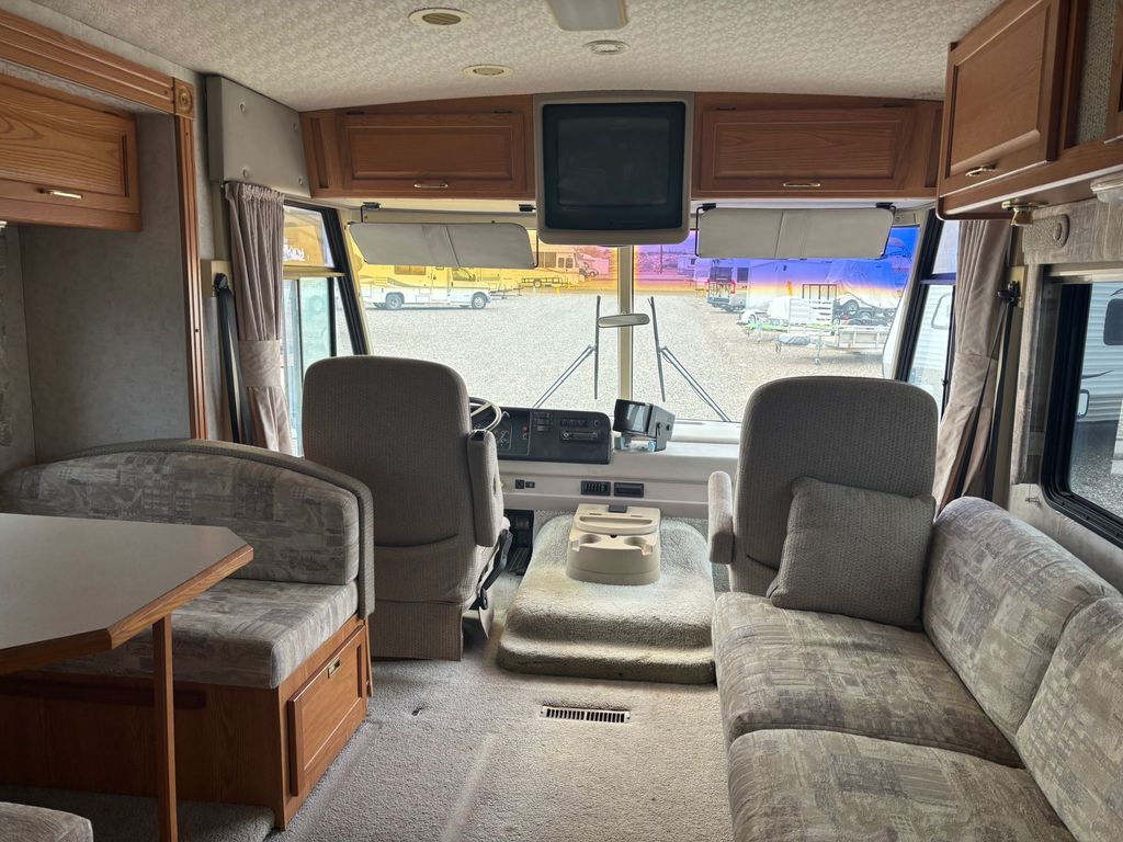 2001 Itasca Sunrise 30W - National Vehicle