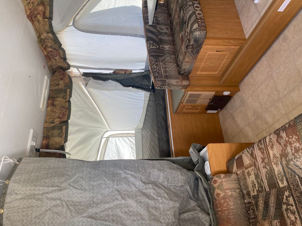 2004 Fleetwood Niagara 3895 - National Vehicle