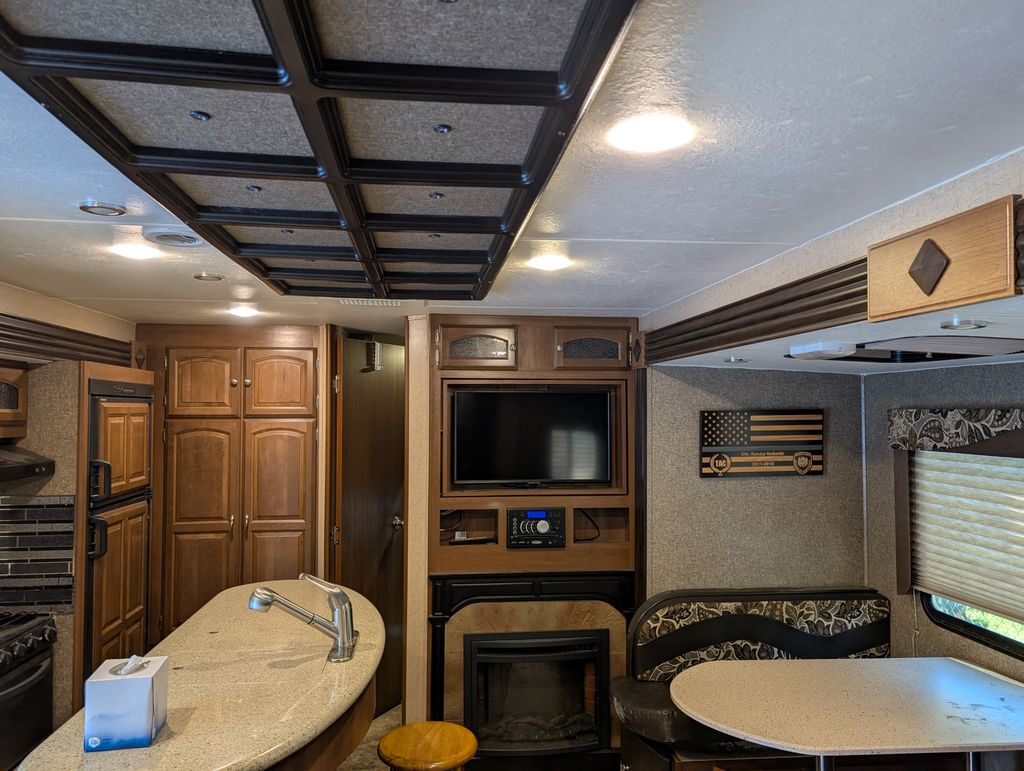 2016 Coachmen Freedom Express Liberty 320BHDSLE - National Vehicle