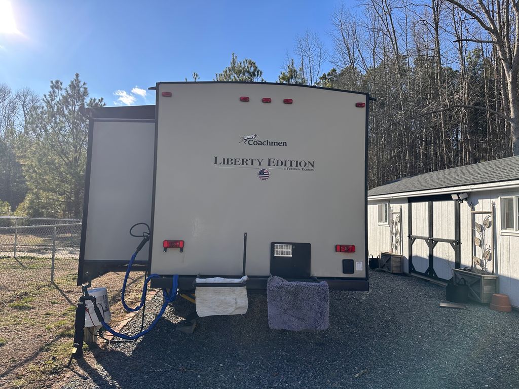2016 Coachmen Freedom Express Liberty 320BHDSLE - National Vehicle