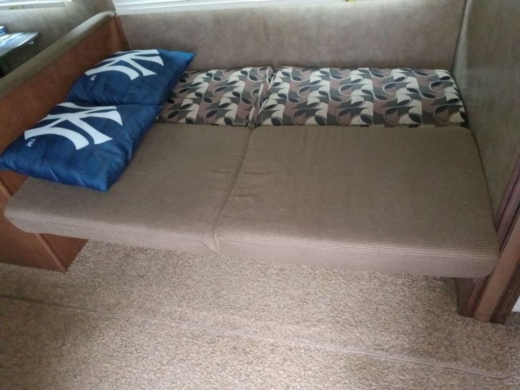 クローズ 2013 Heartland Pioneer 27TB - National Vehicle