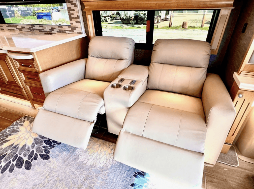 2021 Tiffin Motorhomes Phaeton 40IH - National Vehicle