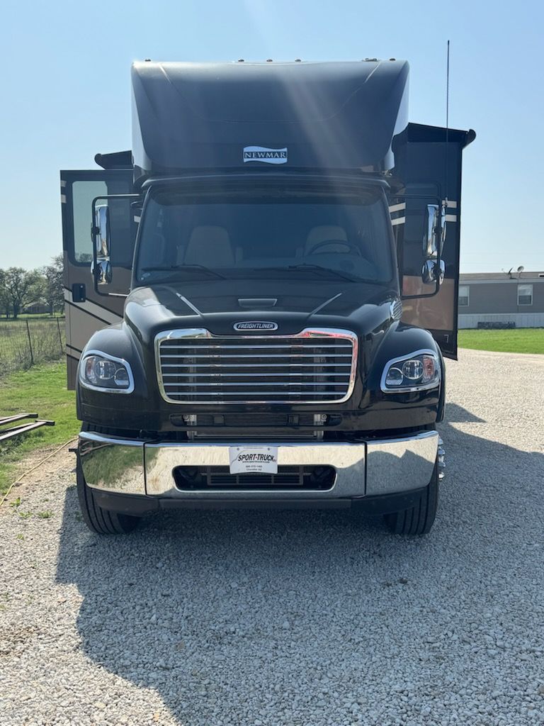 2023 Newmar Super Star 3729 - National Vehicle