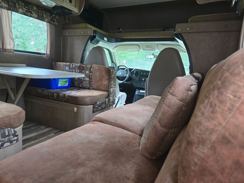 2015 Coachmen Freelander 28QB - National Vehicle