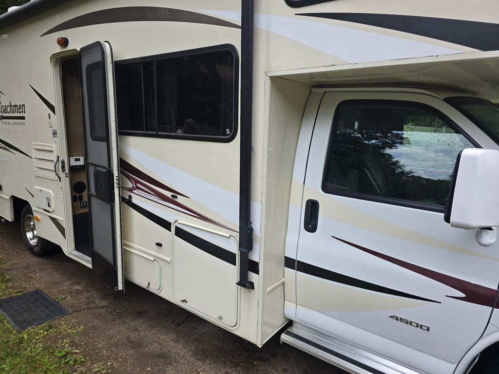 2015 Coachmen Freelander 28QB - National Vehicle