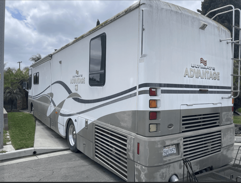 2001 Winnebago Ultimate Advantage 40J - National Vehicle