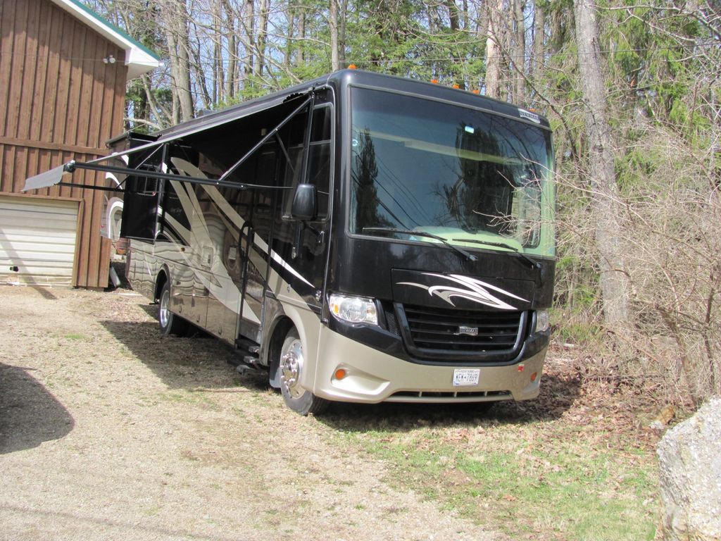 2015 Newmar Bay Star 3124 - National Vehicle