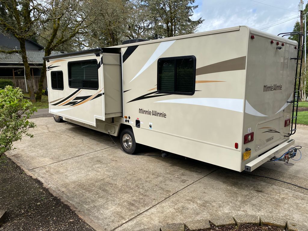 【コメット】 2019 Winnebago Minnie Winnie 31K - National Vehicle