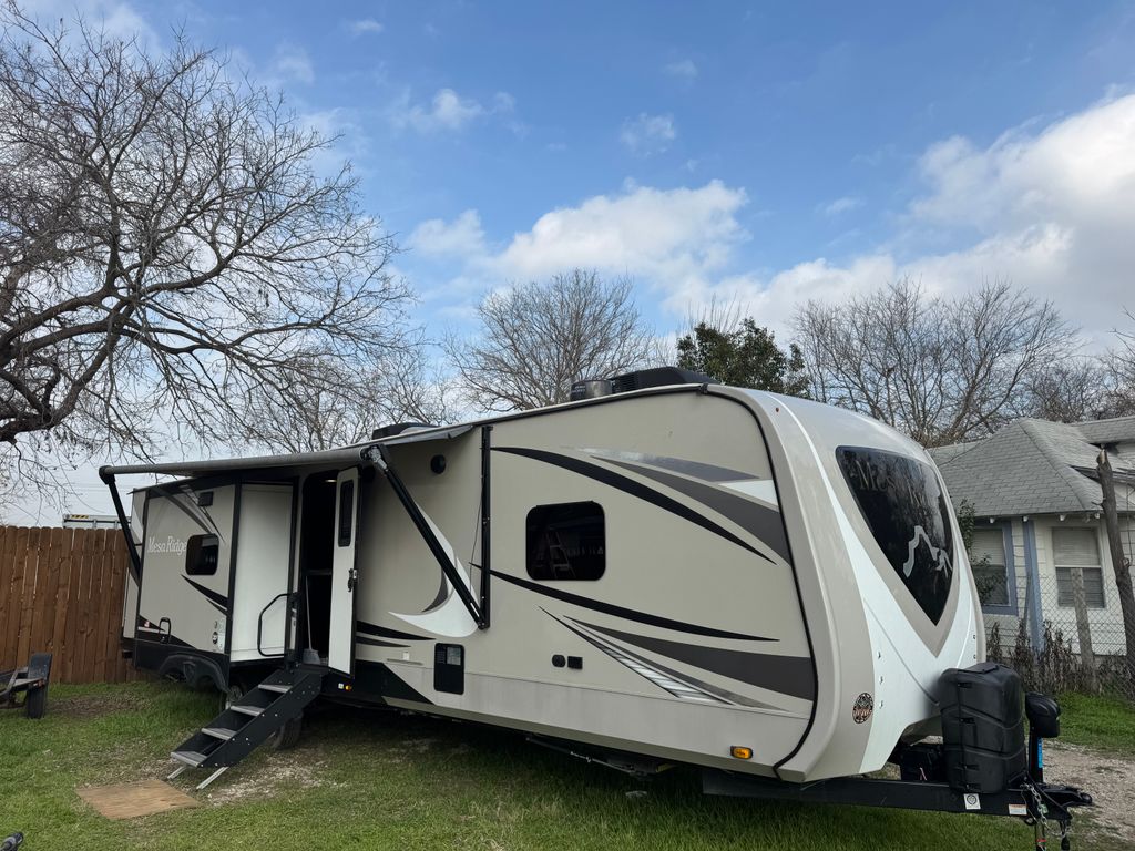 2022 Highland Ridge Mesa Ridge 330BHS - National Vehicle