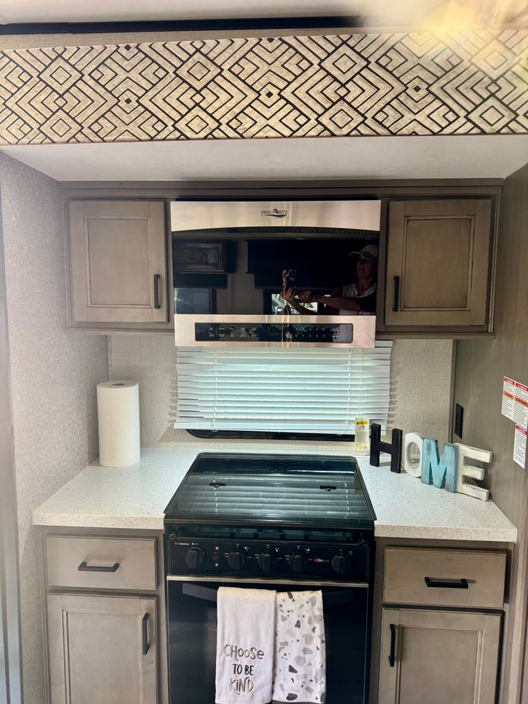 2022 Highland Ridge Mesa Ridge 330BHS - National Vehicle