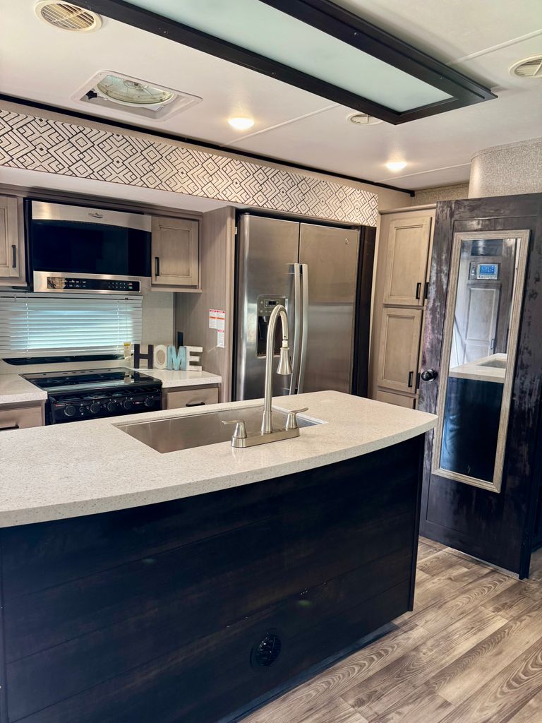 2022 Highland Ridge Mesa Ridge 330BHS - National Vehicle