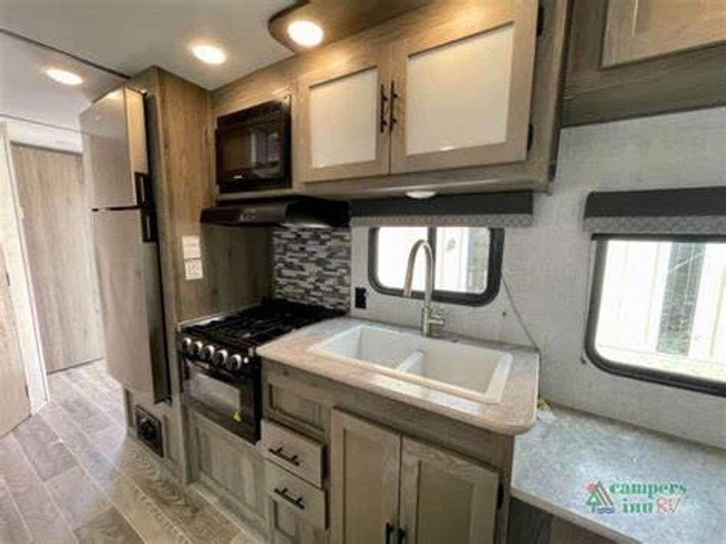 2022 Gulf Stream Friendship 236RL - National Vehicle
