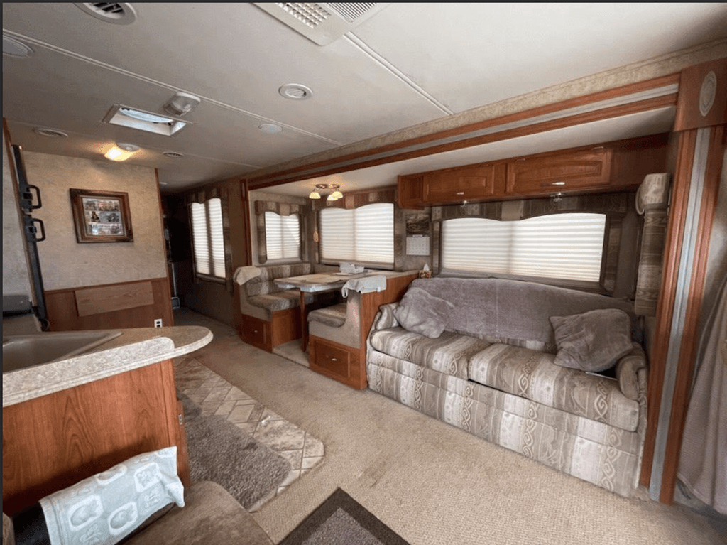 2007 Georgie Boy Landau 3645DS - National Vehicle
