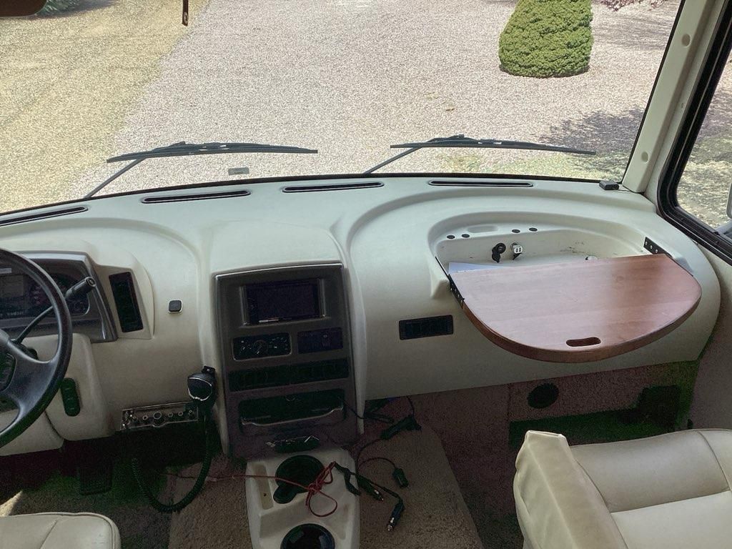 2015 Winnebago Vista 31KE - National Vehicle