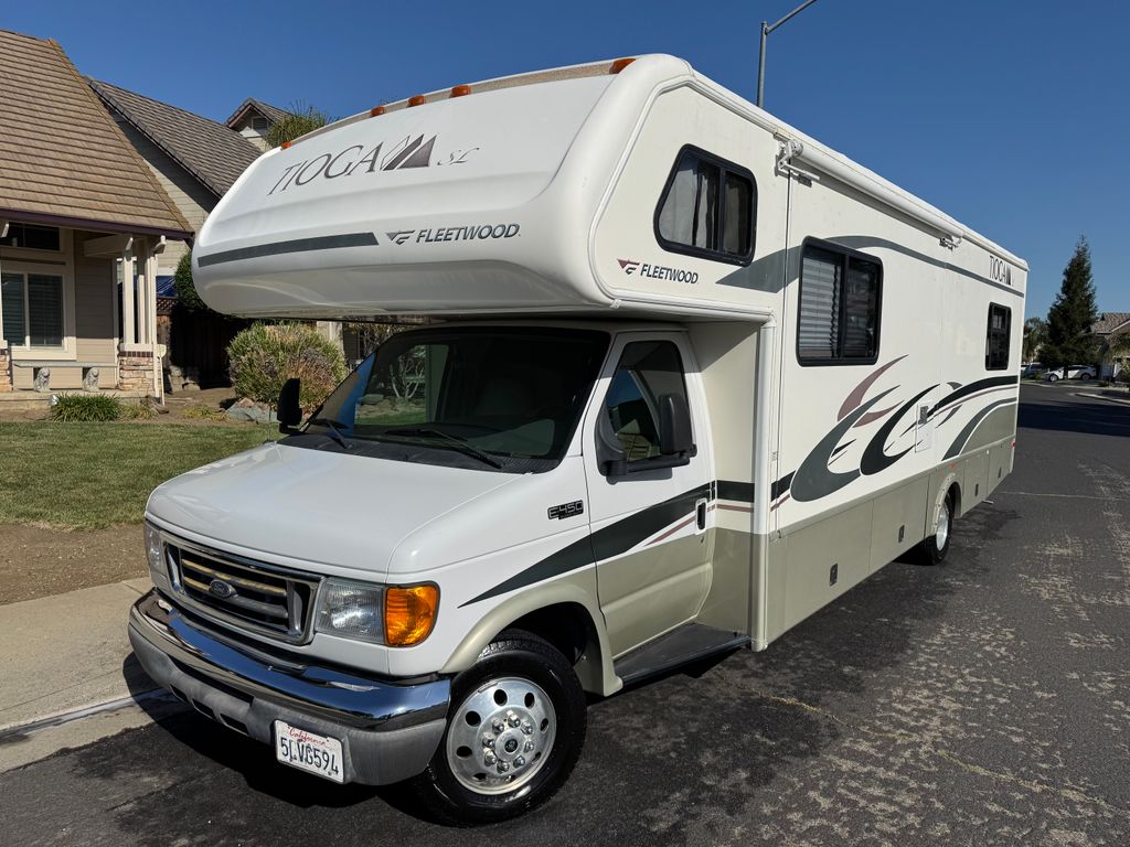 2005 Fleetwood Tioga 31K - National Vehicle