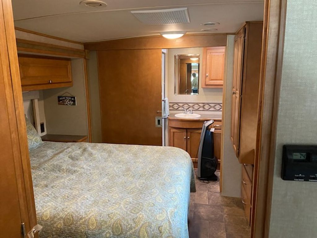 2014 Winnebago Vista 35F - National Vehicle