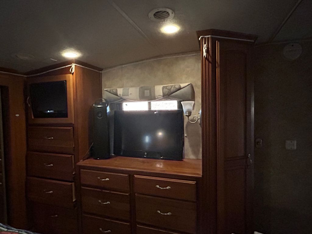 2008 Nu-Wa Hitchhiker Champagne 37CKRD - National Vehicle