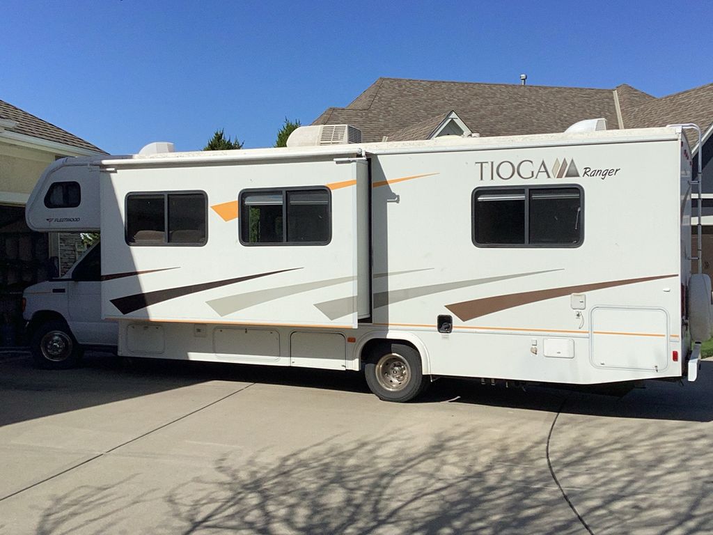 2008 Fleetwood Tioga Ranger 31W - National Vehicle
