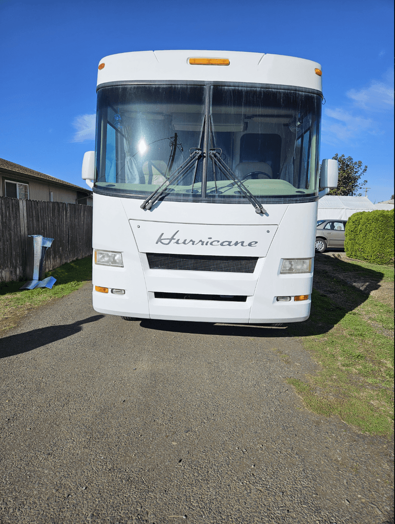 2008 Four Winds Hurricane 34N - National Vehicle