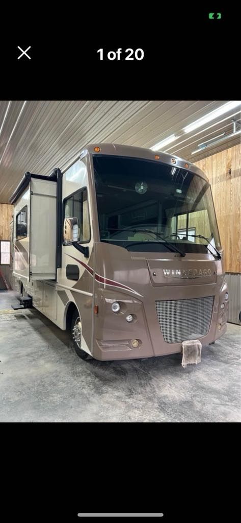 2016 Winnebago Vista LX 30T - National Vehicle