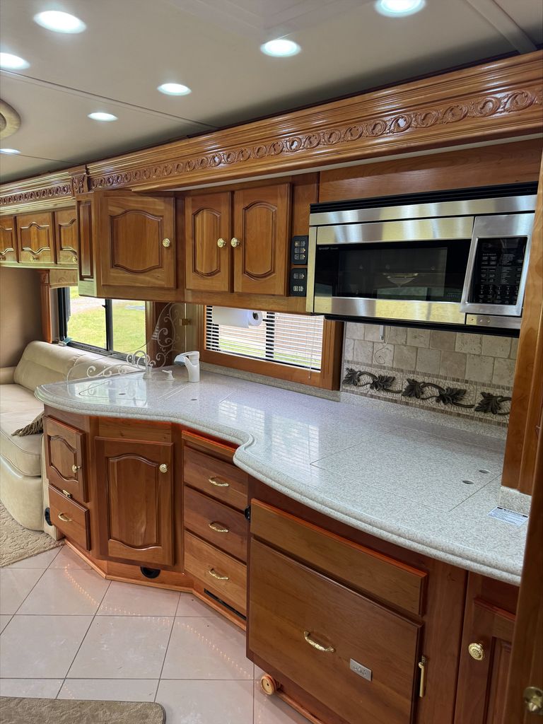 2006 Monaco Signature Castle IV - National Vehicle