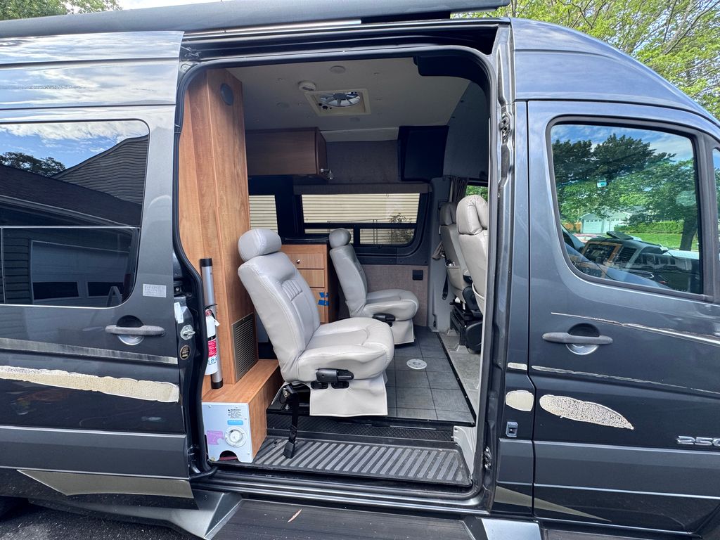 2009 Winnebago Era 170XL Limited - National Vehicle