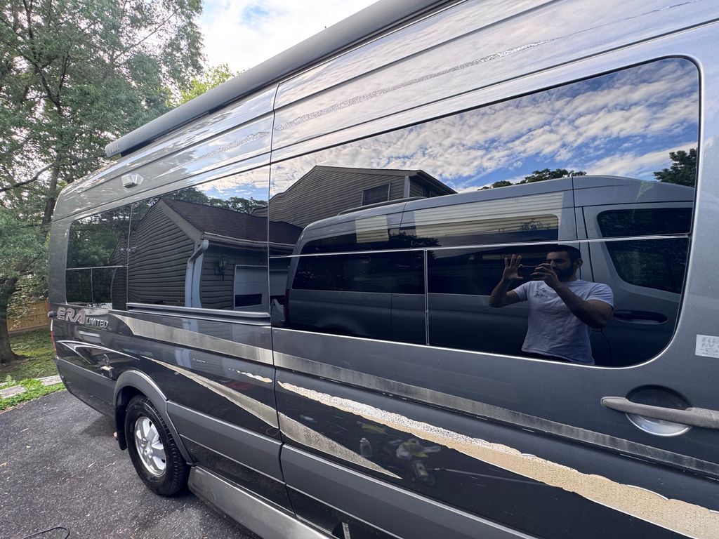 2009 Winnebago Era 170XL Limited - National Vehicle