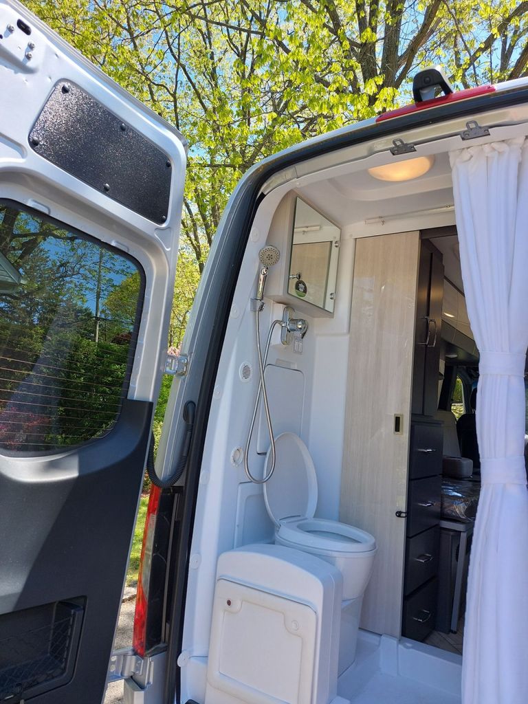 a 2024 Thor Motor Coach Freedom Elite 19R - National Vehicle