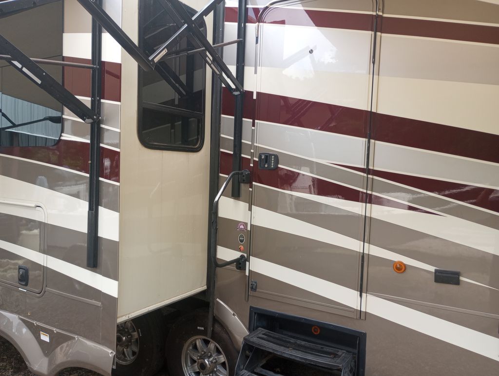 メイ 2015 Redwood RV 5th Wheel 39MB - National Vehicle