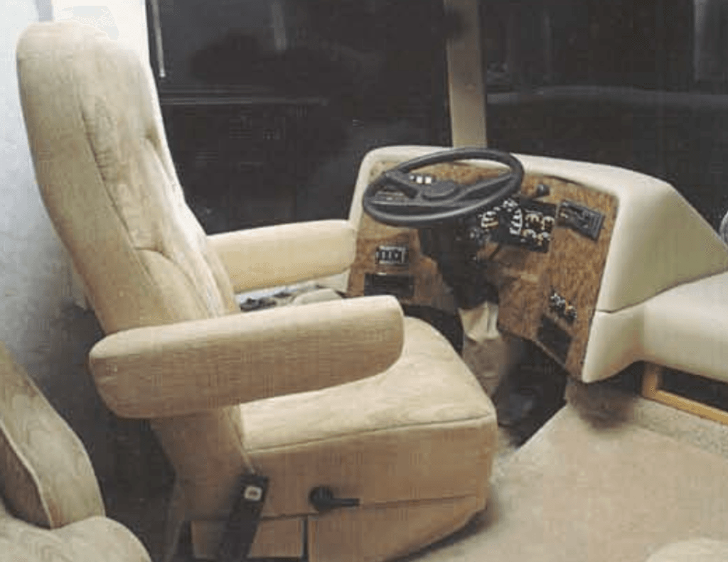 1999 Safari Trek 2830 - National Vehicle