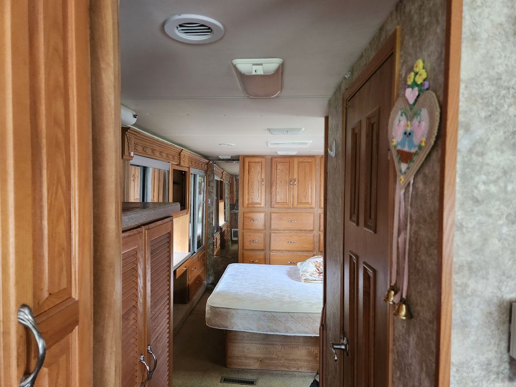 2006 Coachmen Cross Country 382DS - National Vehicle