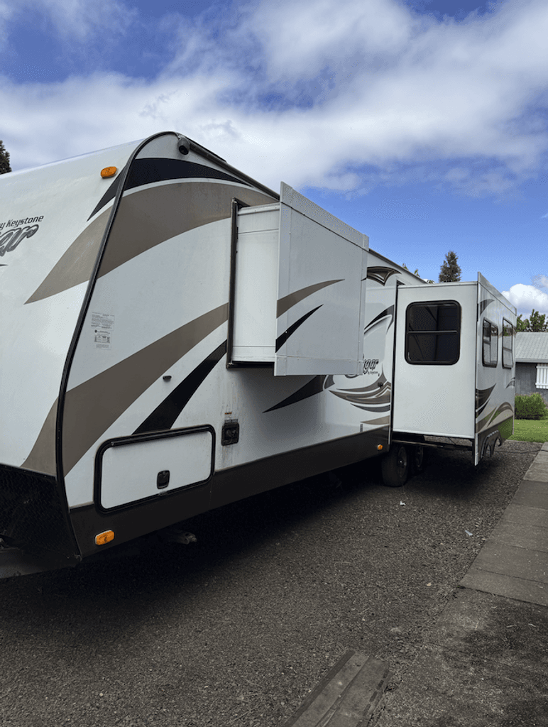 TA TA　4本セット 2014 Keystone Cougar 30RKSWE - National Vehicle