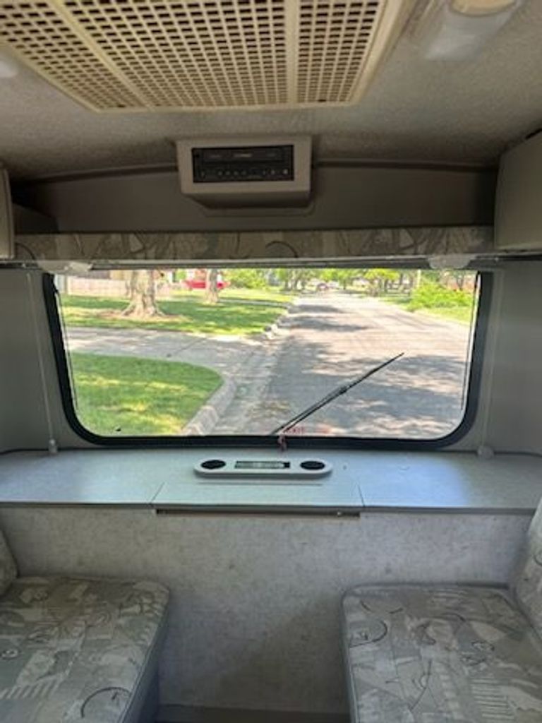 2003 Winnebago Rialta 22QD - National Vehicle