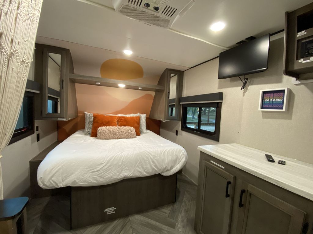 その他 G7- 2022 Olympia Travel Trailer 20FBS - National Vehicle