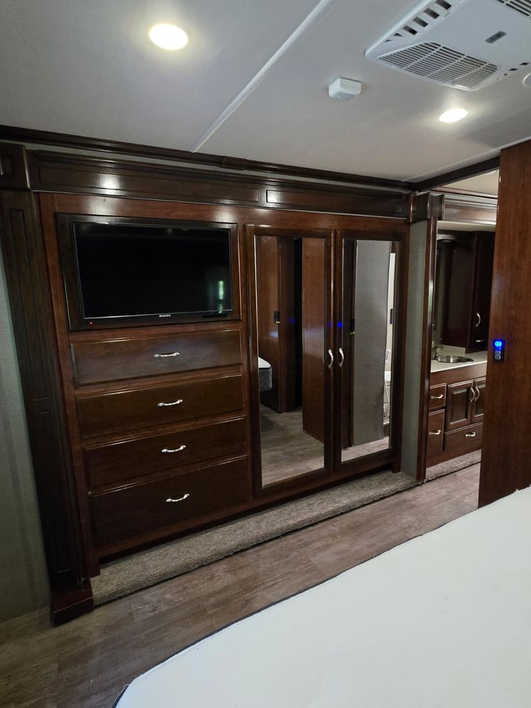2018 Fleetwood Bounder 35P - National Vehicle
